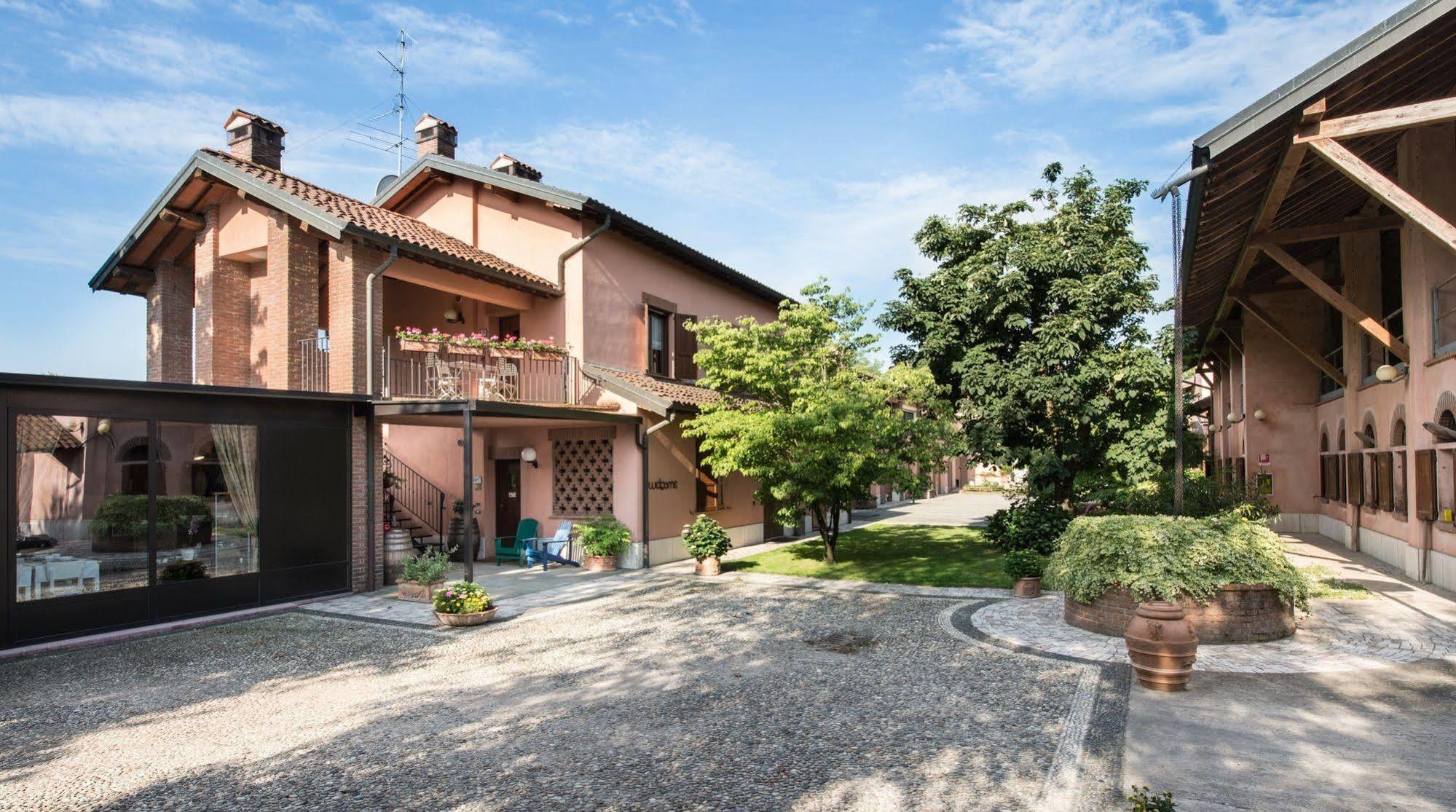 San Giacomo Horses & Agriturismo Arluno Exteriör bild